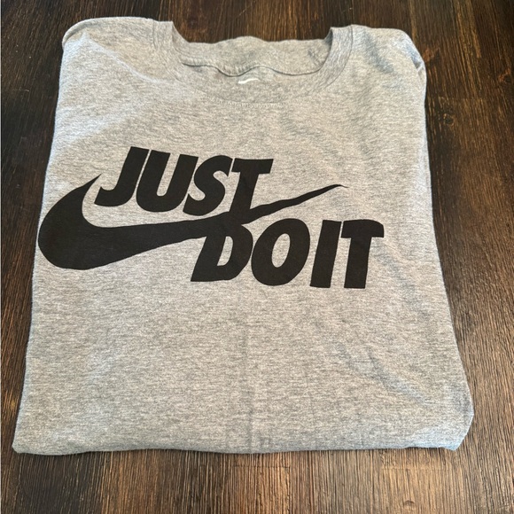 *** Pre-Loved*** Nike Men’s XL T-Shirt - Picture 2 of 3
